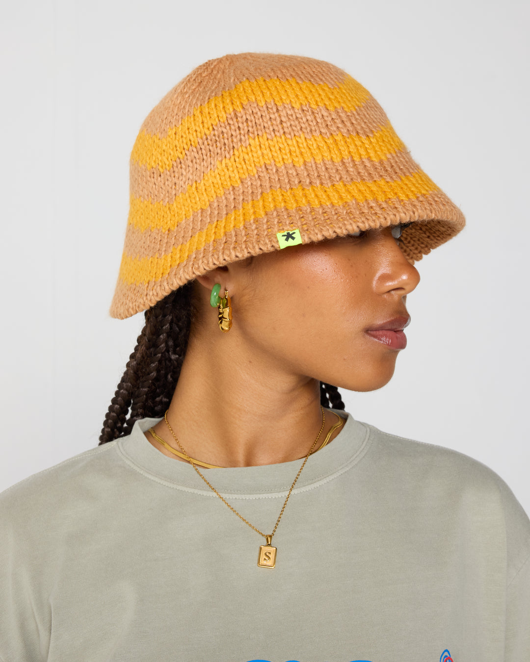 STRIPED KNIT BUCKET HAT