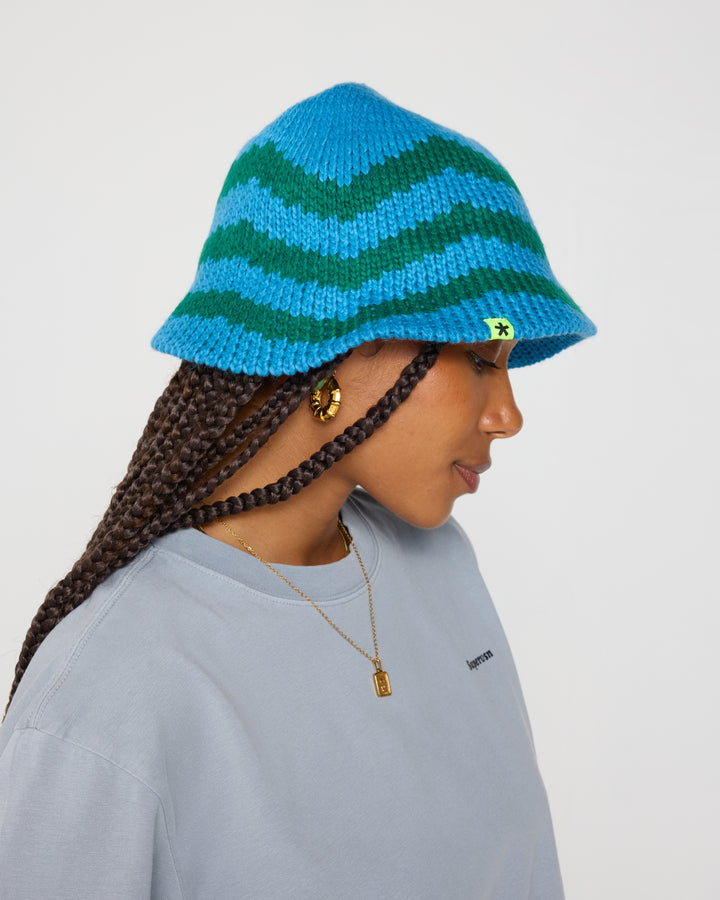 STRIPED KNIT BUCKET HAT