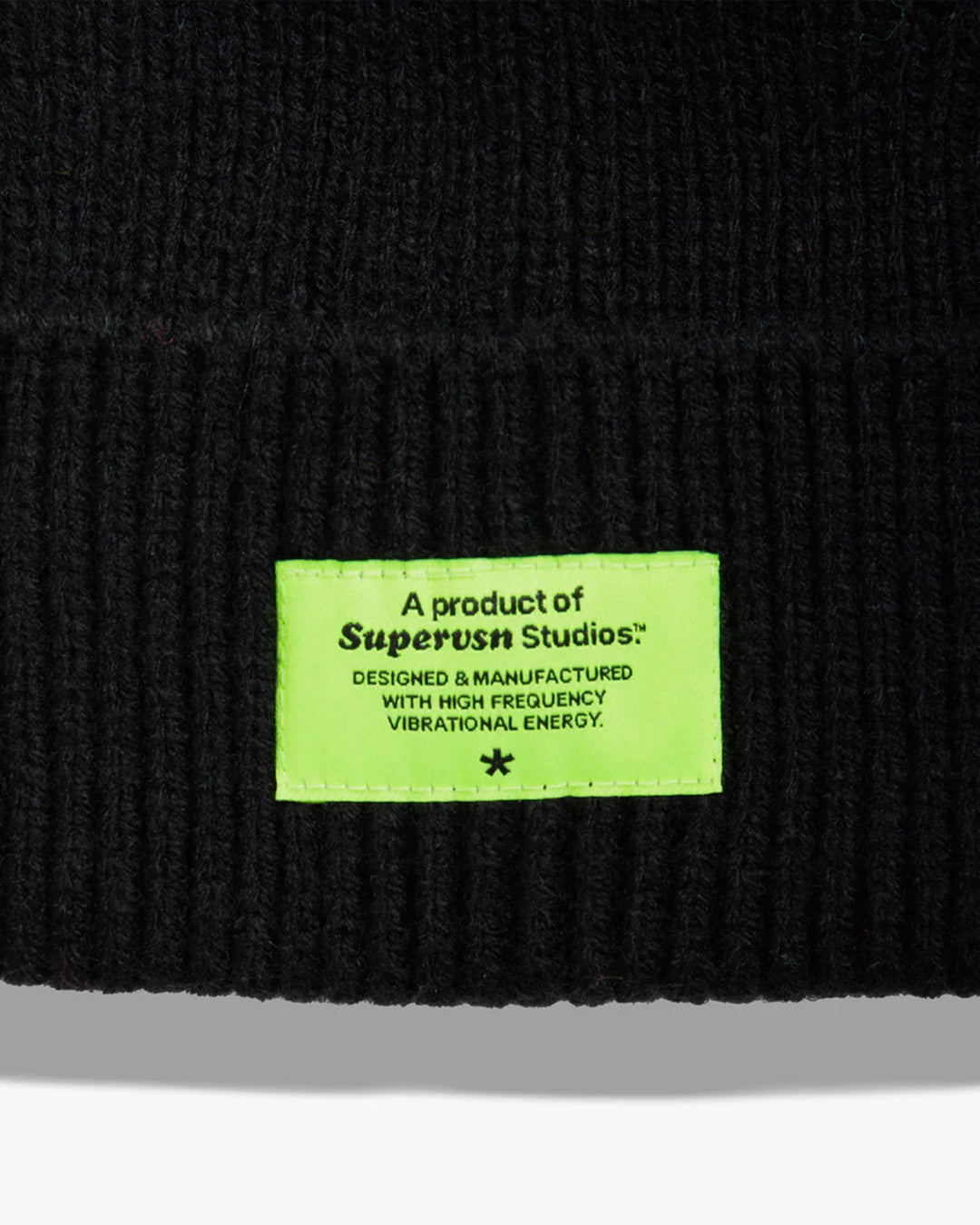 FREQUENCY RIBBED BEANIE