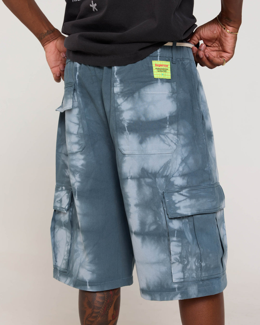 INDIGO DYED CARGO SHORTS