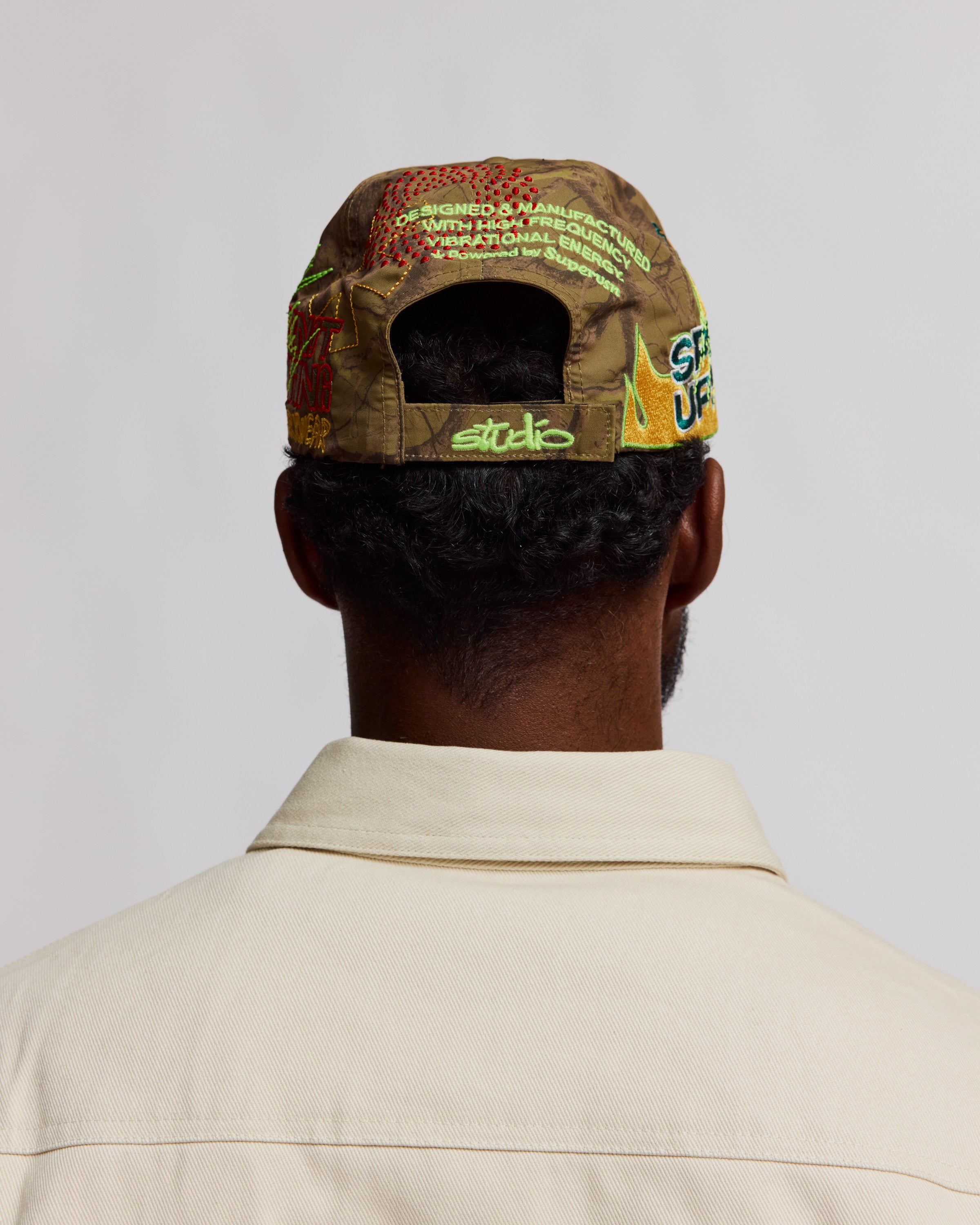 STUDIO COLLAGE HAT