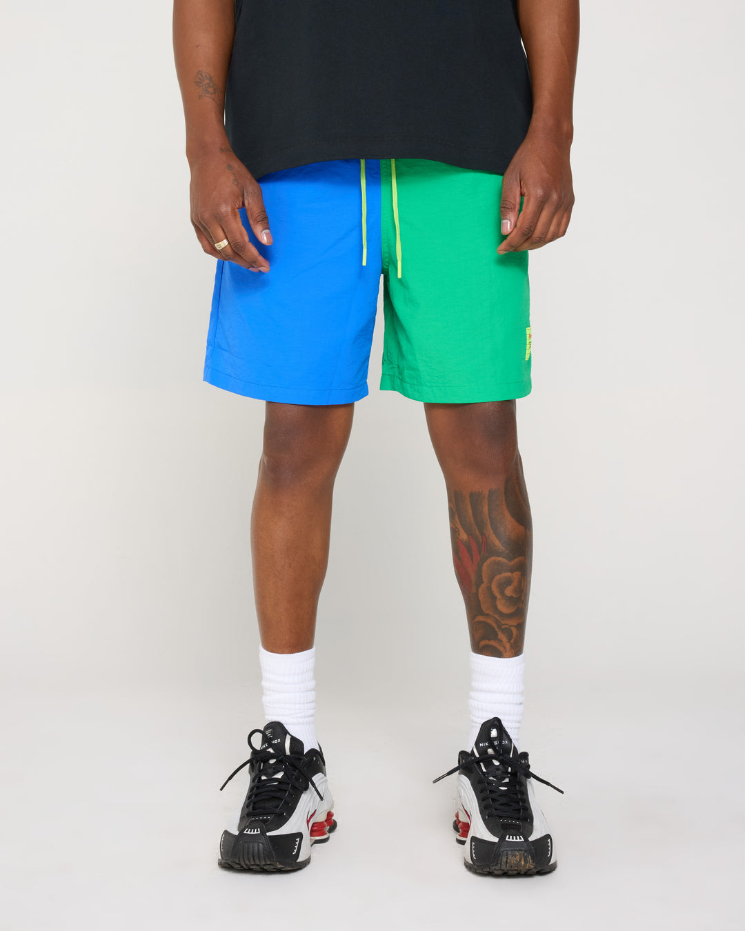 2 TONE SHORT